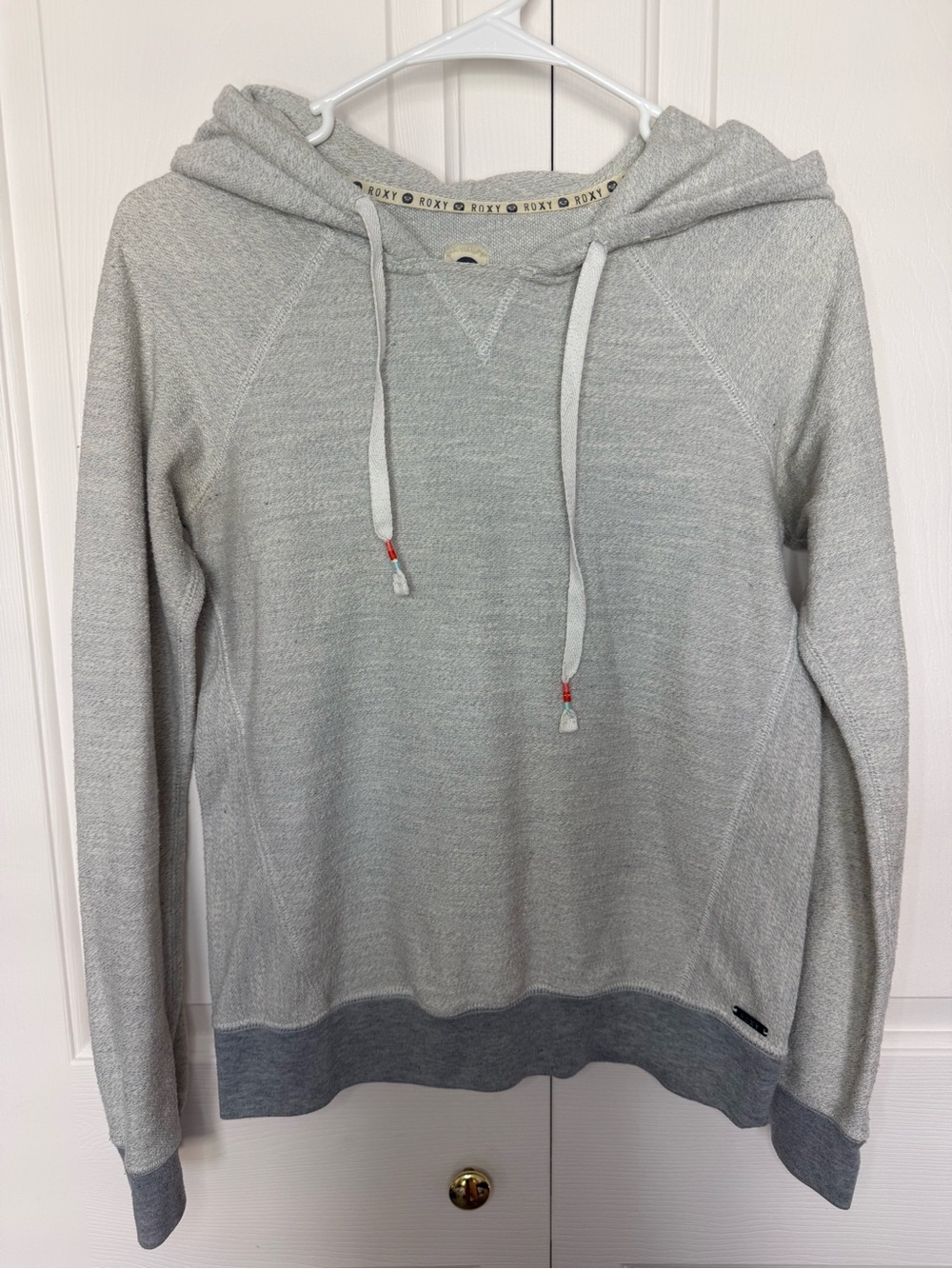 Roxy Women’s Medium Gray Pullover Hoodie Sweatshirt Y2K Surf Raw Edge